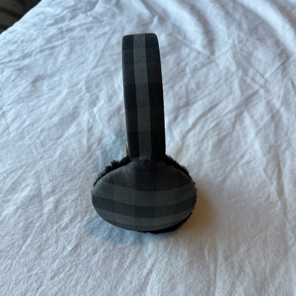 Burberry Check Earmuffs - Like New - Black and Grey Check - Cotton/Wool - Picture 2 of 3